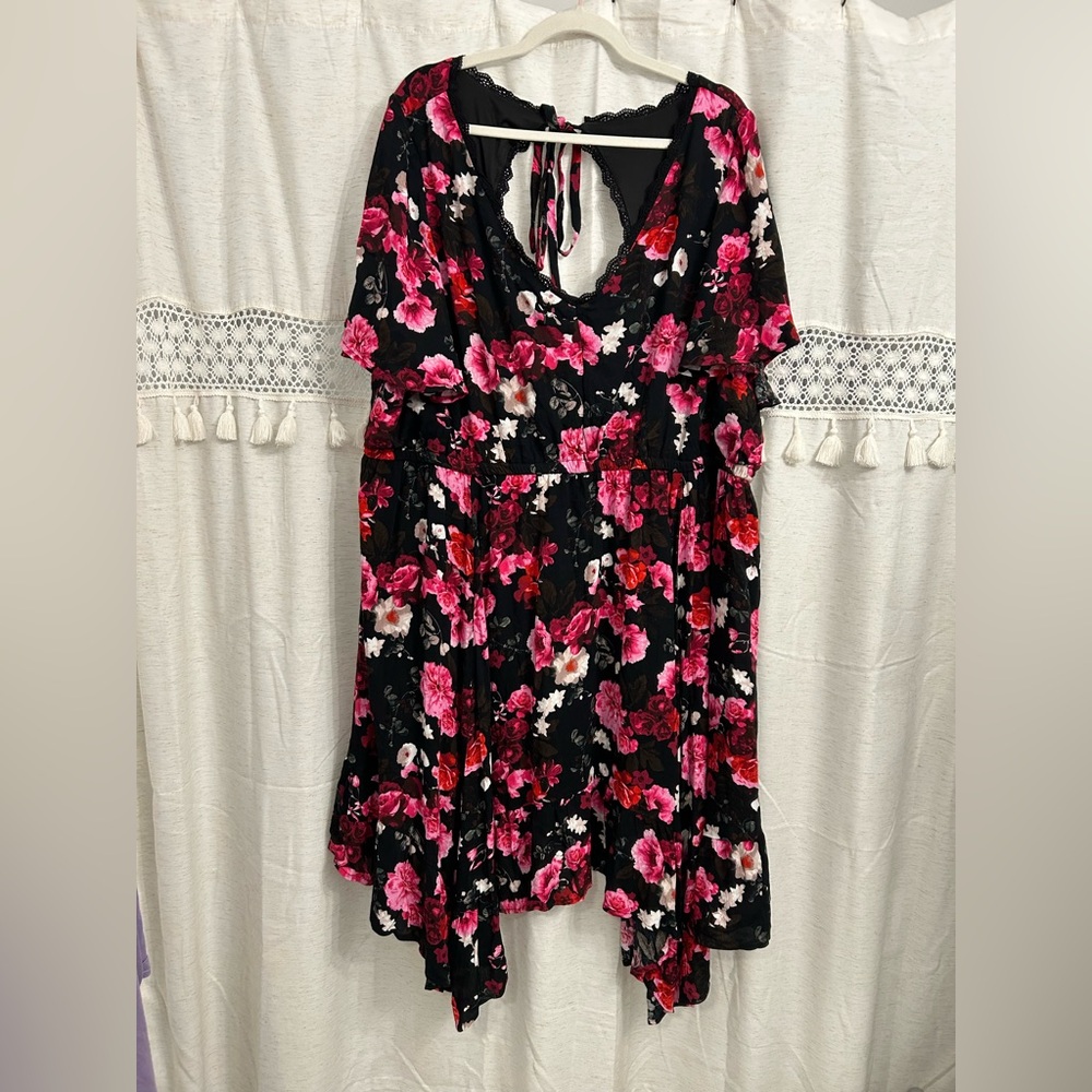 Torrid Dress Women 4 4x Flutter Sleeve Midi Black Floral Gauzy Handkerchief Hem.